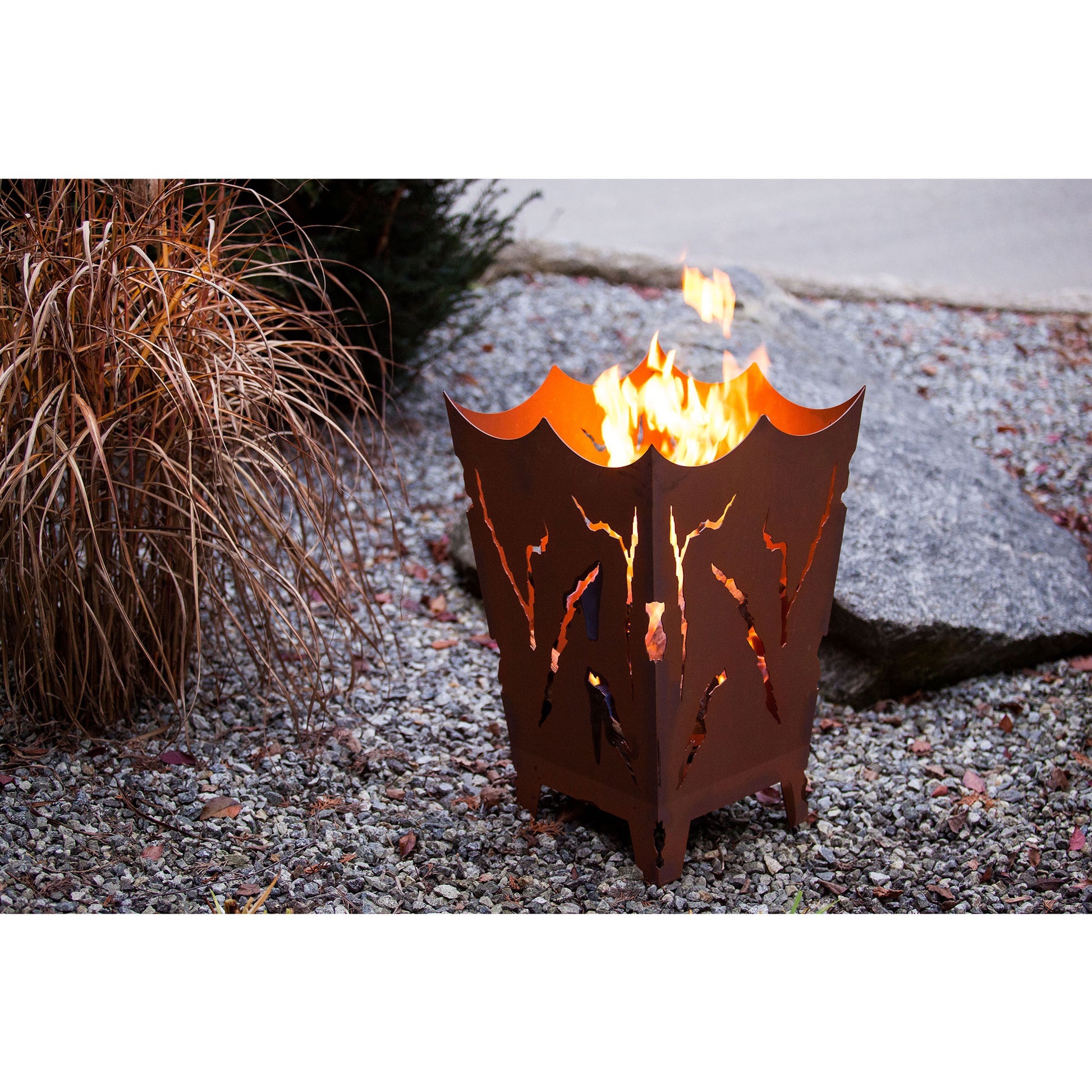 Feuerkorb Mystic - Feuerstelle aus Metall im Edelrost Design Garten-Feuerstelle