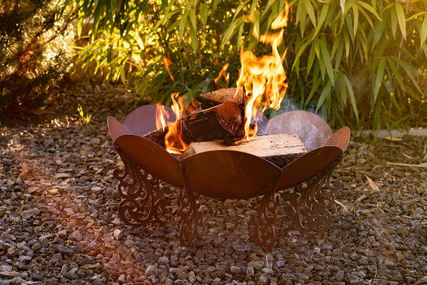 Feuerschale Magnolie Edelrost Romantische Feuerstelle Gartenfeuer Rostdekoration