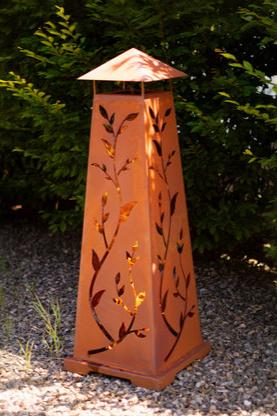 Feuerturm  für stimmungsvolle Abende im Garten.