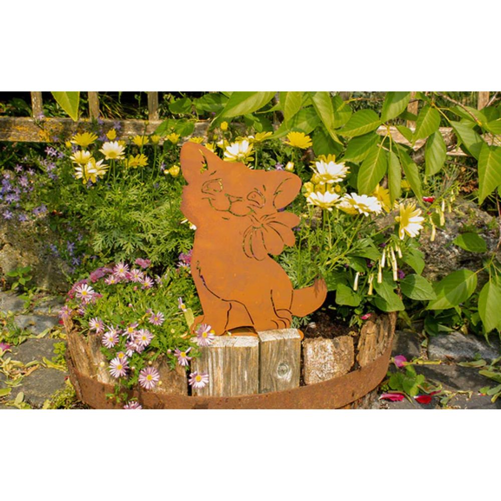 Katzenfigur Metall - Katze mit Blume - Tierskulptur Edelrost Katzenliebhaber
