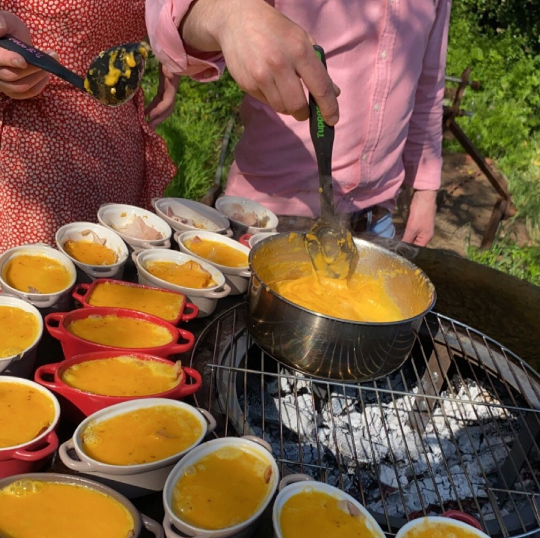 Grillstelle Feuerstelle Feuerschale XL mit Grillplatte aus Metall Gartengrill