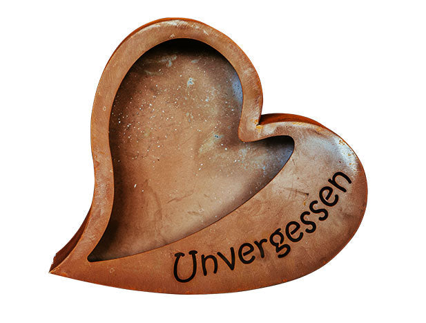 Pflanzschale in Herzform mit Schriftzug Unvergessen aus Edelrost Pflanzendeko