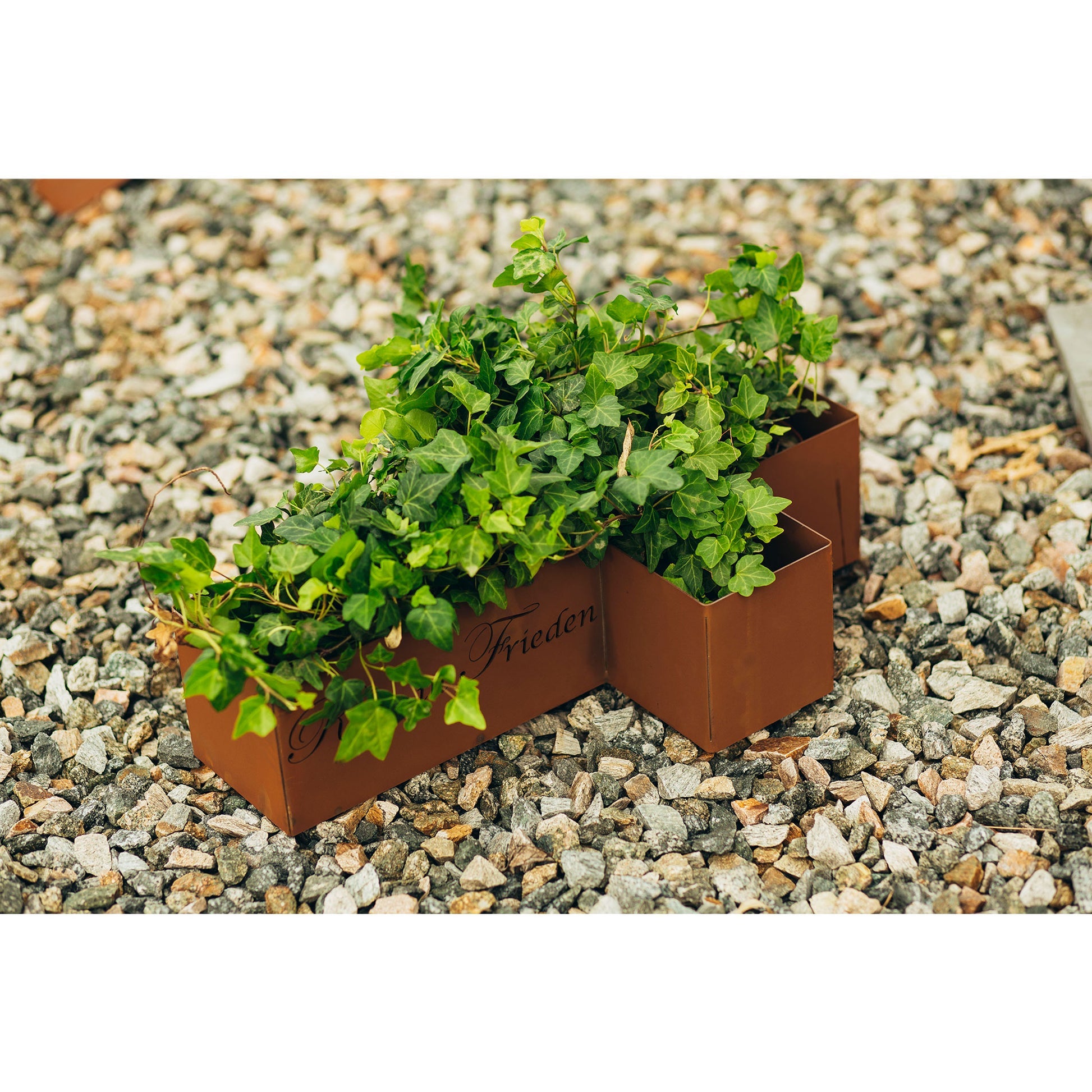 Pflanzkreuz mit Schriftzug » Ruhe in Frieden « aus Edelrost Pflanzendeko Rostdeko