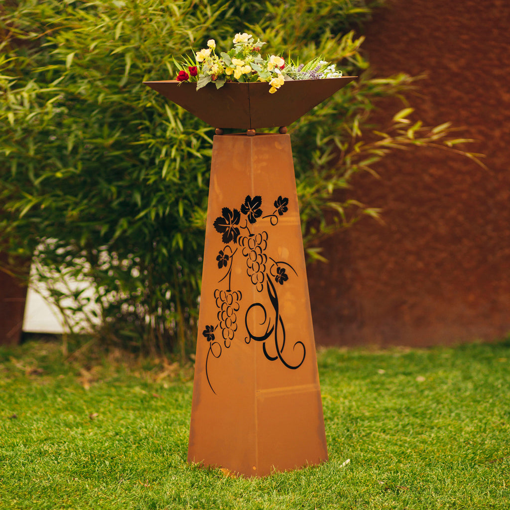 Rost Garten Säule Trapez - Traubenmuster aus Metall im Edelrost Design Rostsäule