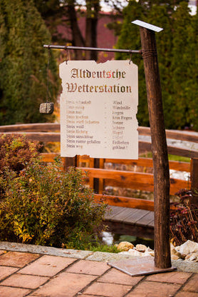 Altdeutsche Wetterstation auf Holzbalken XXL Aussergewöhnliche Wetterstation