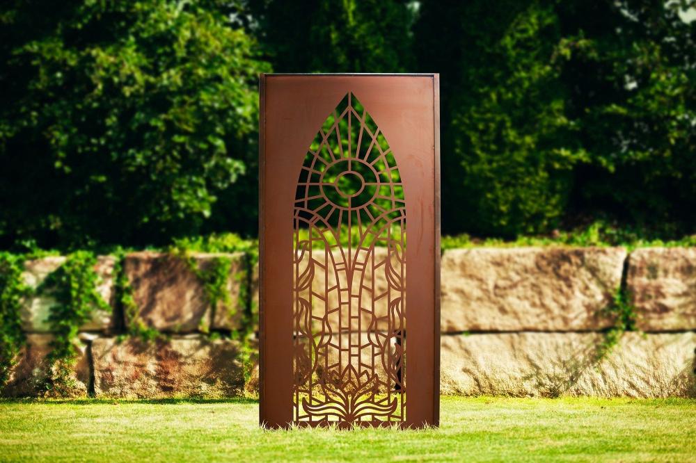 Nahaufnahme der Sichtschutzwand - Mosaik aus hochwertigem Edelrost-Metall. Die edel gestaltete Mosaikstruktur sorgt für einen ansprechenden Sichtschutz und ergänzt Ihr Gartenambiente mit rustikalem Charme.