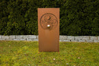 ichtschutzwand aus Edelrost mit Yin & Yang Motiv, dekorativ und robust, inklusive Edelstahlkugel für Garten oder Terrasse.