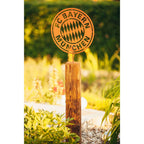 FC Bayern Holzständer mit FC Logo im Edelrost-Design Fußballdeko Wohn-Gartendeko