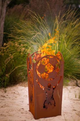 Feuerkorb Fußball aus Metall Feuerstelle Edelrost für Fußballfans