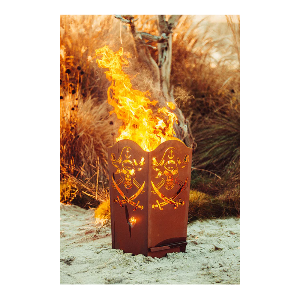 Feuerkorb aus Metall im Piraten Motiv aus Edelrost Feuerstelle Gaten Rostdeko