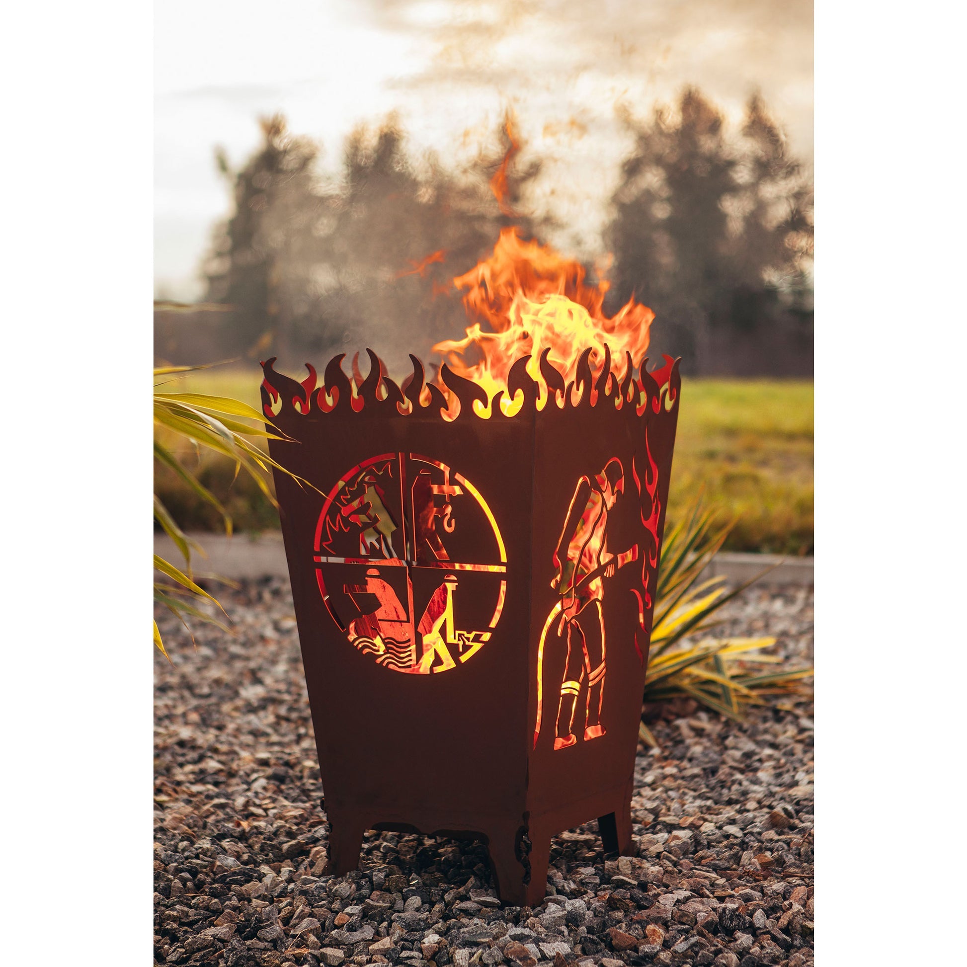 Feuerkorb Feuerwehr Motiv - Feuerstelle im Edelrostdesign Garten-Feuerstelle