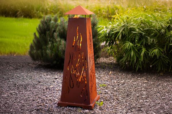 Feuerturm mit Flammen aus Metall, Feuerstelle Outdoor Edelrost
