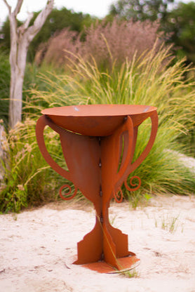 Flammenständer Pokal aus Metall, Feuerschale Feuerkorb Edelrost Gartendeko