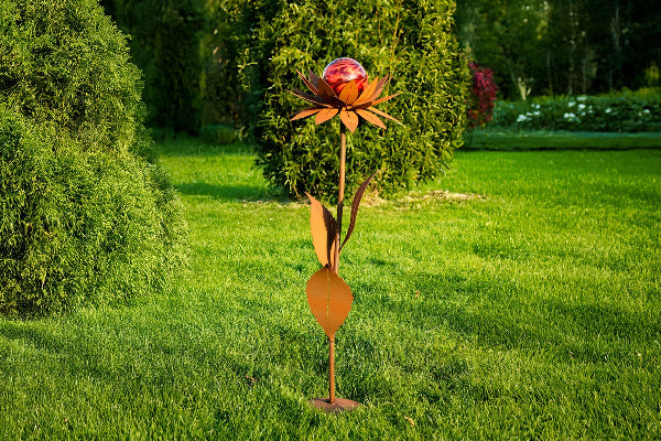 Glasblume Maya Edlerost Blume mit edler Glaskugel versch. Farben Rostdeko