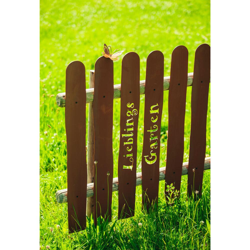  Individuell gestaltbare Zaunlatten aus Edelrost-Metall, handgefertigt und in verschiedenen Designs erhältlich.