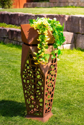 Säule Edelrost Triangulus