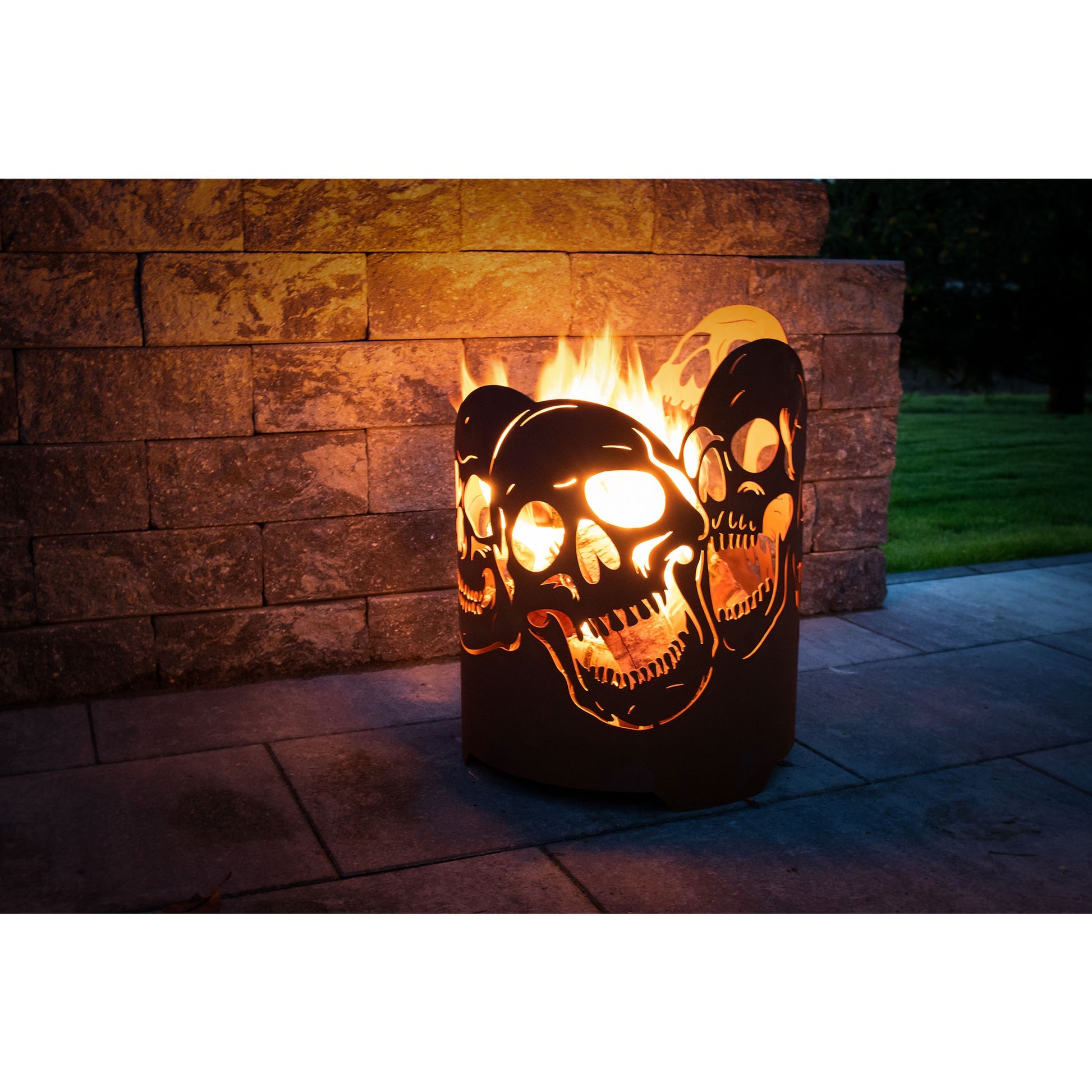 Feuerkorb rund mit Totenschädeln aus Metall Edelrost Feuertonne Feuerschale