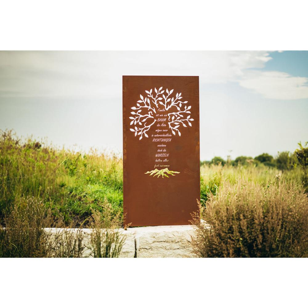 Sichtschutzwand aus Edelrost mit Baum-Motiv