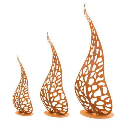 Skulptur aus Edelrost mit Blätter Motiv Gartendeko Gartenfigur aus Rost