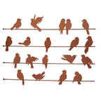 Witterungsbeständiges Zaunelement "Vogelparadies" aus Stahl mit Edelrost Patina und dekorativen Vogelmotiven.