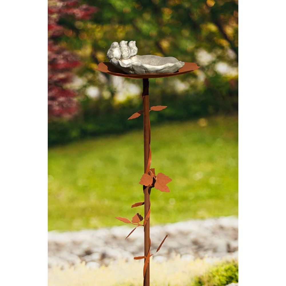 Vogeltränke aus Edelrost mit Polyresin Vögel in Steinoptik inkl. Gartenstecker