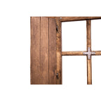 Witterungsbeständige Sichtschutzwand mit einem integrierten Holzfenster ohne Motiv, bietet zeitlose Eleganz und Schutz im Außenbereich.