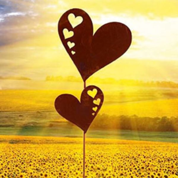 Gartenstab aus Edelrost 2 Herzen mit Herzausschnitt Gartendeko Rostdeko