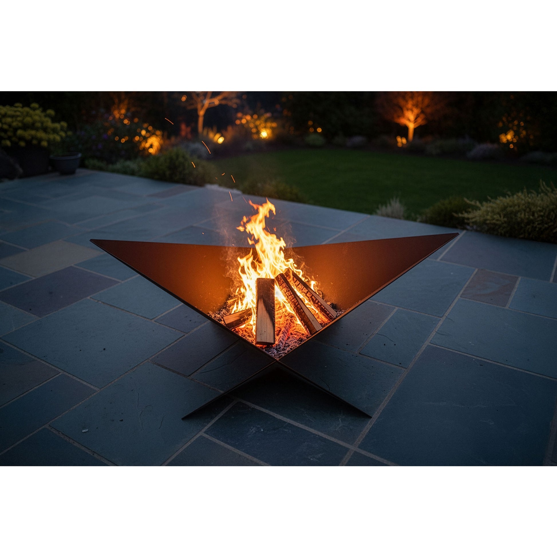 Feuerstelle Origami aus Edelrost – moderne Design-Feuerstelle 110×76×40 cm