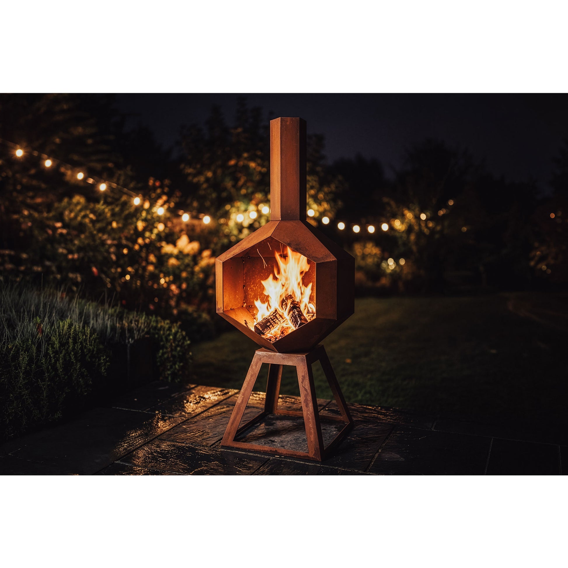 Feuerstelle Sphaera aus Edelrost – moderne Design-Feuerstelle aus Metall