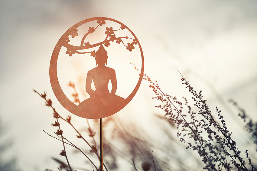 Gartenstab aus Edelrost mit Buddha-Zen Motiv in Rost-Design Dekostab für Garten