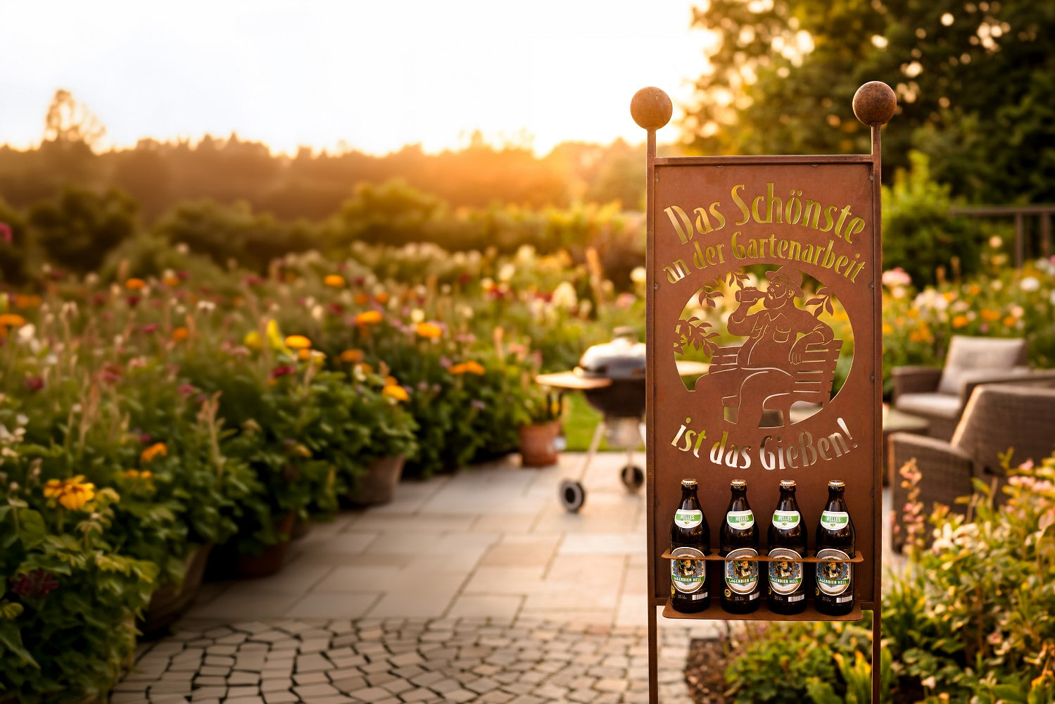 Gartenstecker Edelrost Gießen mit Bierhalter für 4 Flaschen Höhe 205 cm