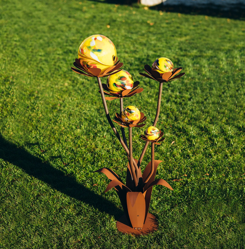 Glasblume Blumenzauber 120 Edelrost – Exklusive Gartendeko mit Glaskugel
