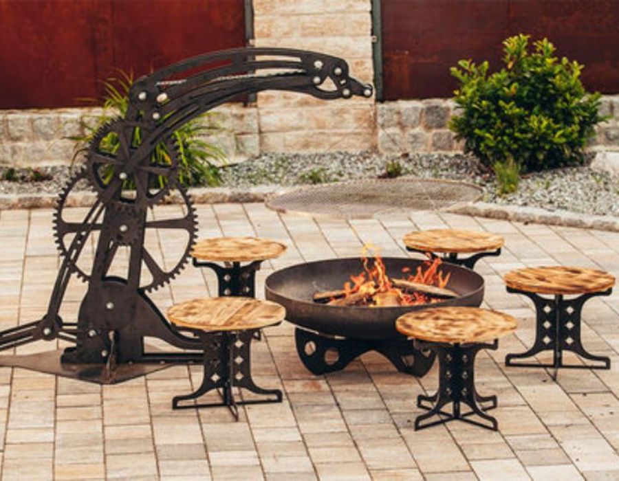 Grillstelle Feuerstelle Holzkohlegrill XL Industrie mit höhenverstellbarem Rost