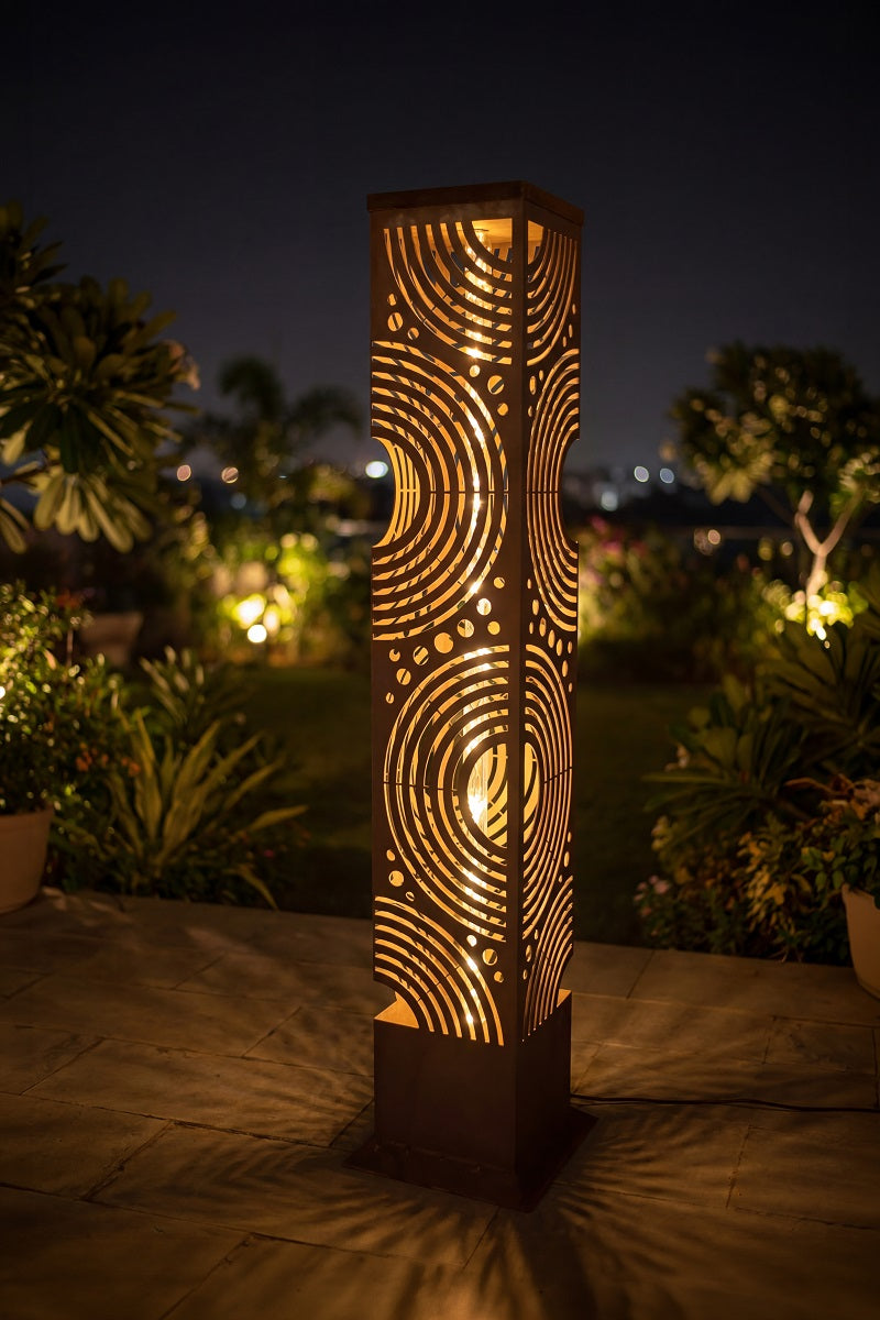 Leuchtsäule Orbita aus Edelrost mit Solar-LEDs Höhe 124 cm, Pflanzsäule