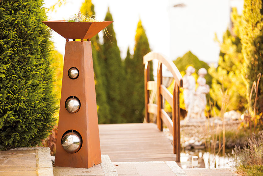 Säule Trapez - Gartensäule mit Edelstahlkugeln inkl. Schale, Pflanzsäule Rost