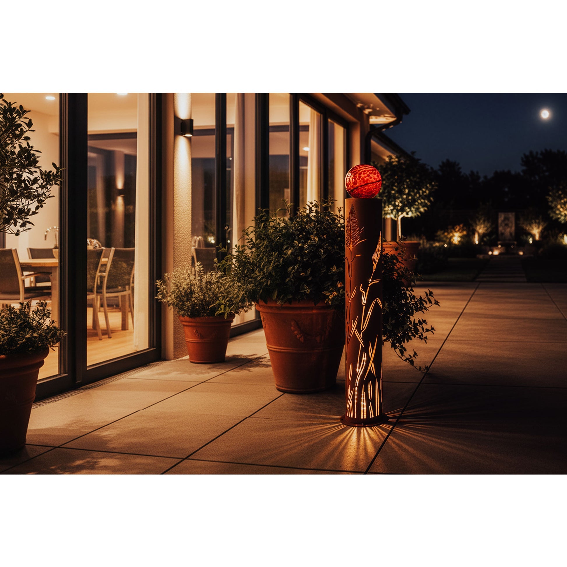 Säule China mit Glaskugel Edelrost Gartensäule aus Metall Höhe 160 cm