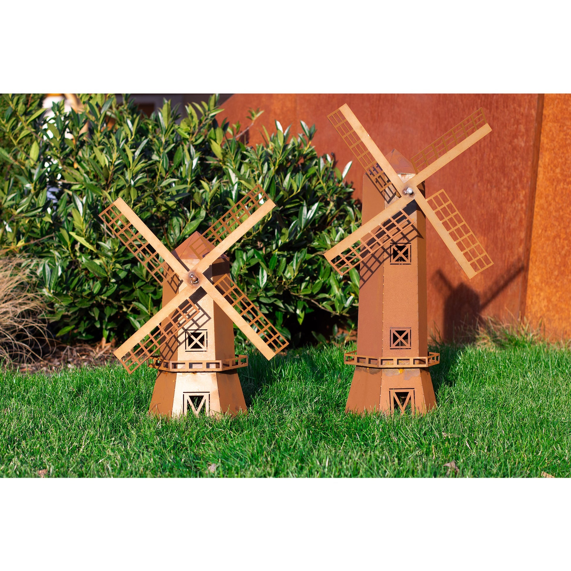 Segelwindmühlen Edelrost Windmühlen mit drehbarem Mühlenrad, 2er-Set