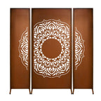 „Dreiteilige Sichtschutzwand aus Edelrost mit filigranem Mandala Motiv, ideal zur Dekoration und Abgrenzung im Garten, gefertigt aus wetterbeständigem Metall.“