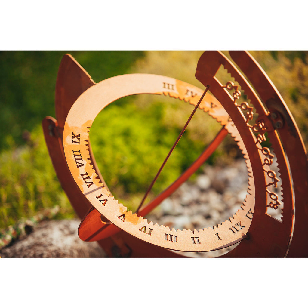 Sonnenuhr aus Edelrost dekorative Rostfigur für den Garten Gartendeko Rostdeko