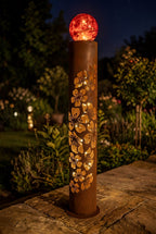 Edelrost-Säule Blossom mit Glaskugel – Gartendeko 140 cm Gartensäule