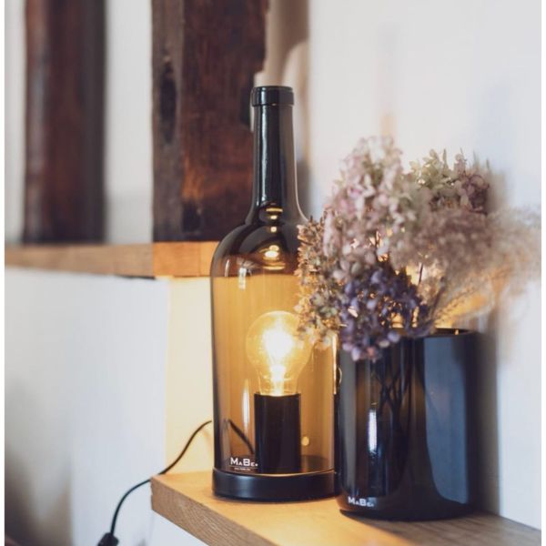 2IN1 Tischleuchte & Windlicht BORDEAUX FLASCHE - Innovatives Design