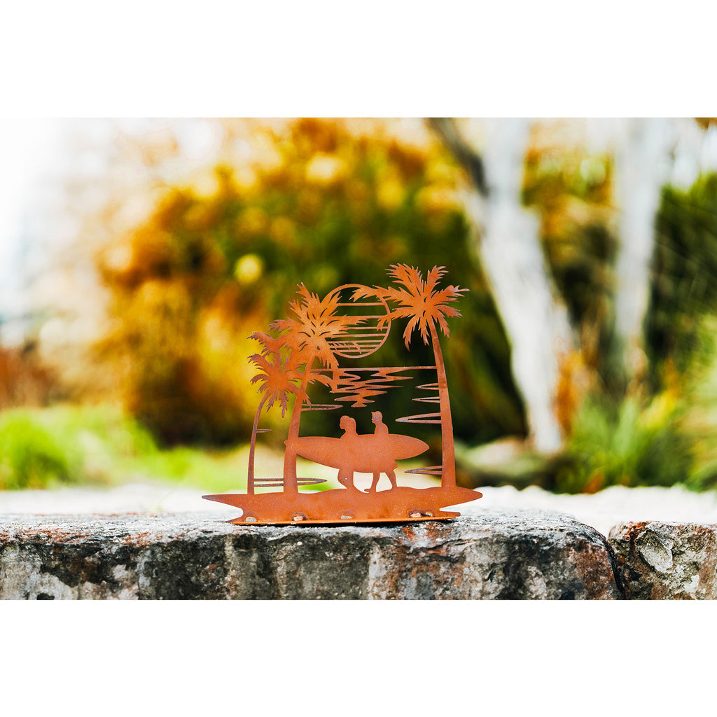 Traumstrand - Edelrost Sommer Deko Surfer und Palmen Rostige Gartendeko